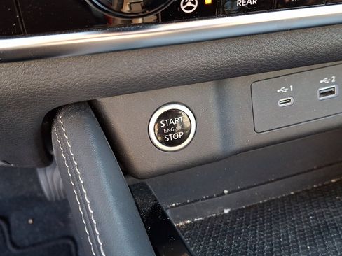 Used 2023 Nissan Rogue SL w/ SL Premium Package image 25