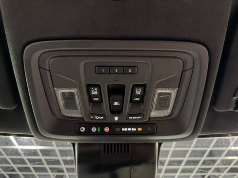 Used 2024 GMC Sierra 3500 Denali Ultimate AWD/4WD image 25