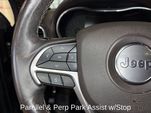 Used 2018 Jeep Grand Cherokee Overland w/ Jeep Active Safety Group AWD/4WD image 17