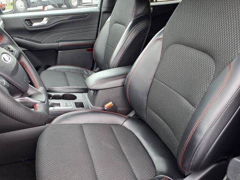 Used 2024 Ford Escape ST-Line w/ Tech Pack #1 AWD/4WD image 3