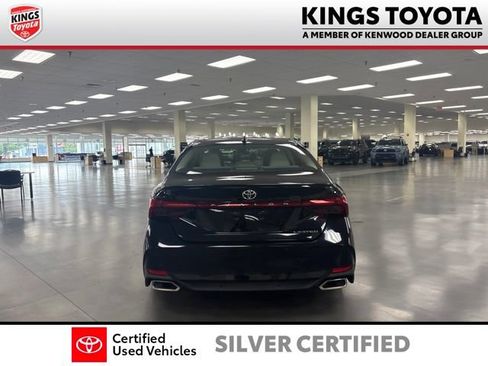 Certified 2019 Toyota Avalon Limited w/ Advanced Safety Package FWD image 7