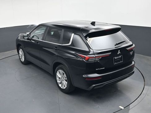 Used 2025 Mitsubishi Outlander ES AWD/4WD image 23