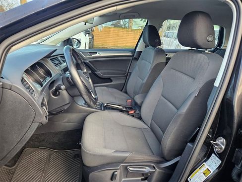 Used 2017 Volkswagen Golf S image 12