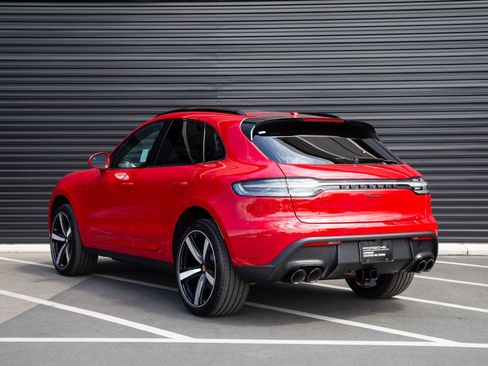 Certified 2026 Porsche Macan AWD/4WD image 3