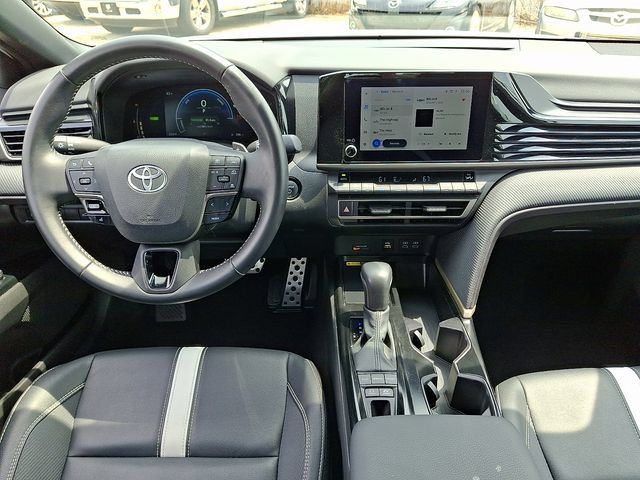 Used 2025 Toyota Camry SE FWD image 15