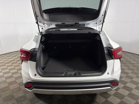 New 2026 Chevrolet Trax LT w/ LT Convenience Package FWD image 10
