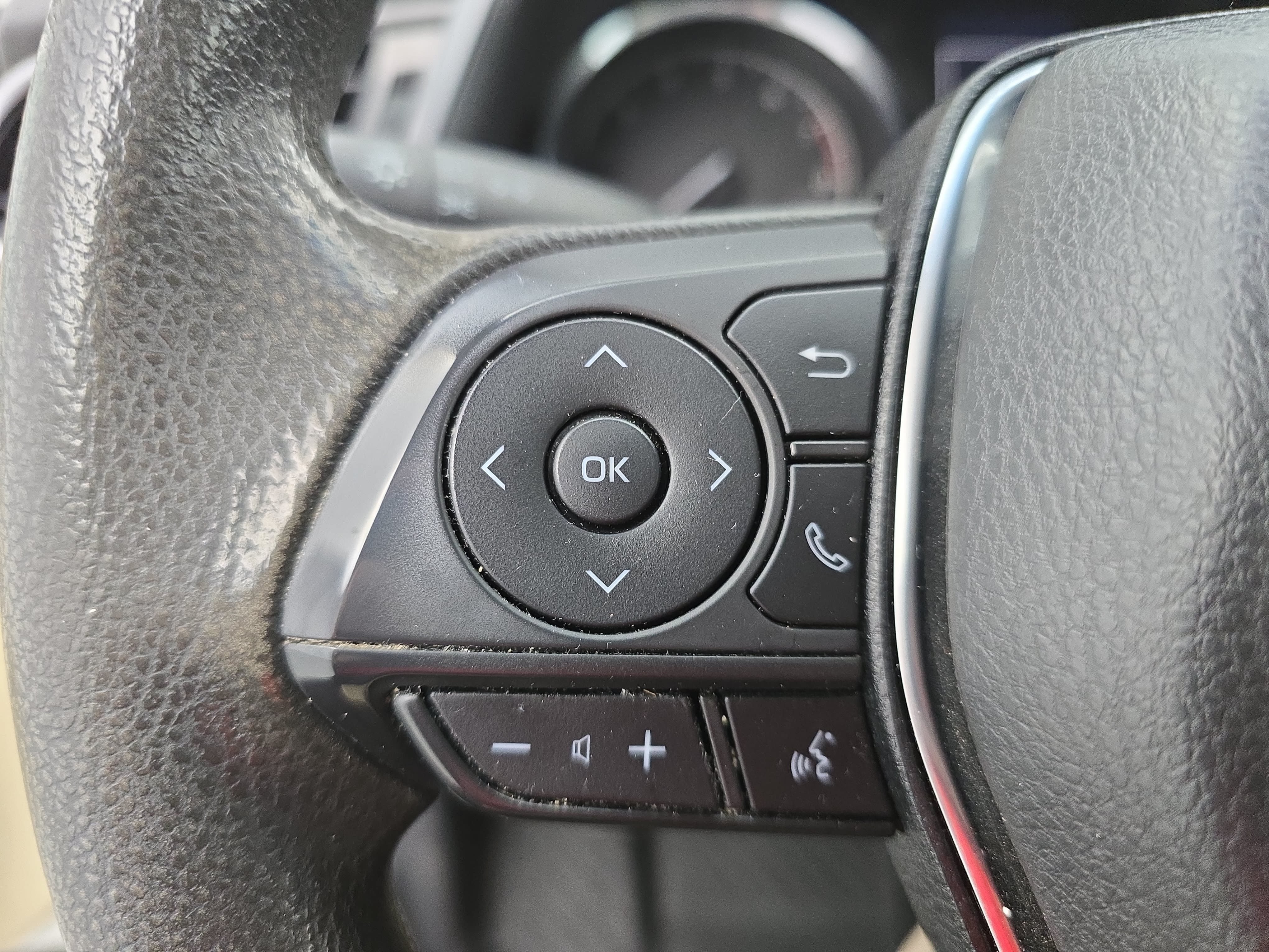 Used 2019 Toyota Camry LE FWD image 16