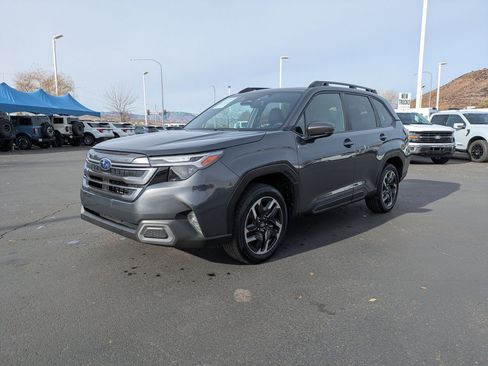 Used 2025 Subaru Forester Limited w/ Popular Package image 11