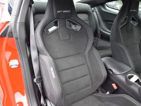 Used 2017 Ford Mustang Shelby GT350 w/ Electronics Package RWD image 5