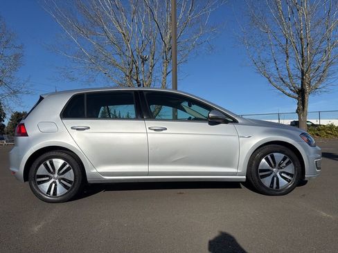 Used 2015 Volkswagen e-Golf SEL Premium image 8