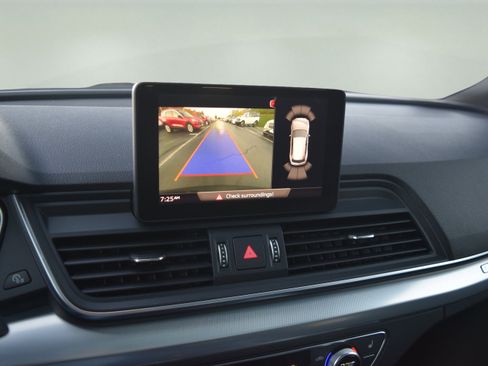 Used 2020 Audi Q5 2.0T Premium w/ Titanium Sport Package image 13