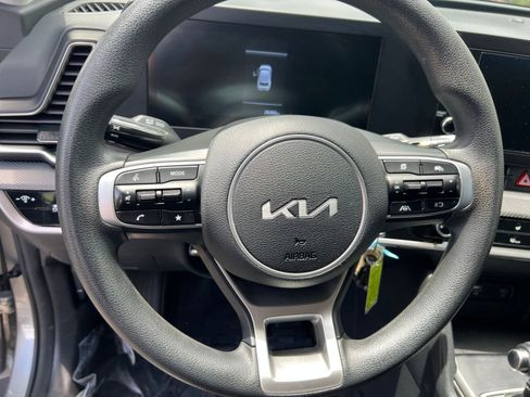 Used 2025 Kia Sportage LX FWD image 25