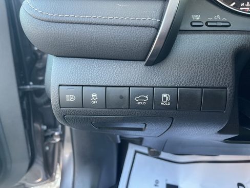 Used 2021 Toyota Camry SE image 15