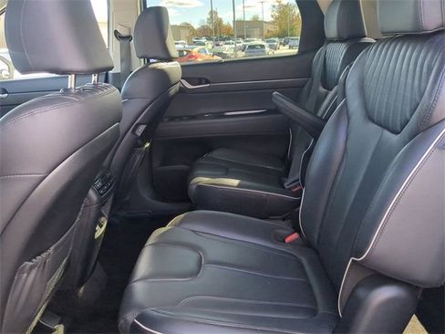 Used 2024 Hyundai Palisade Limited image 13