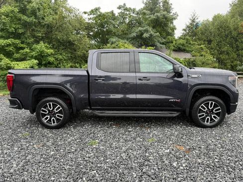 Used 2024 GMC Sierra 1500 AT4 w/ Technology Package AWD/4WD image 11