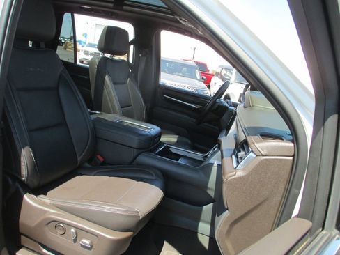 Used 2022 GMC Yukon Denali AWD/4WD image 24