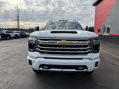 Used 2024 Chevrolet Silverado 3500 High Country w/ Technology Package image 9