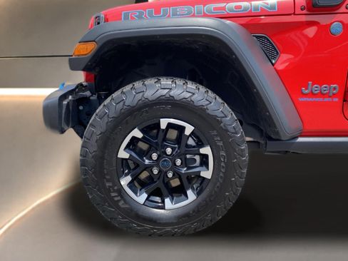 Used 2025 Jeep Wrangler Unlimited Rubicon 4xe w/ Safety Group AWD/4WD image 11