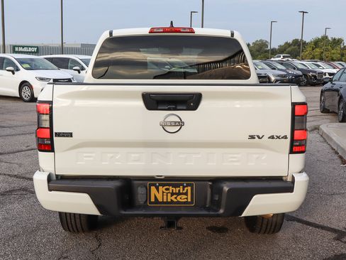 Used 2022 Nissan Frontier SV image 5