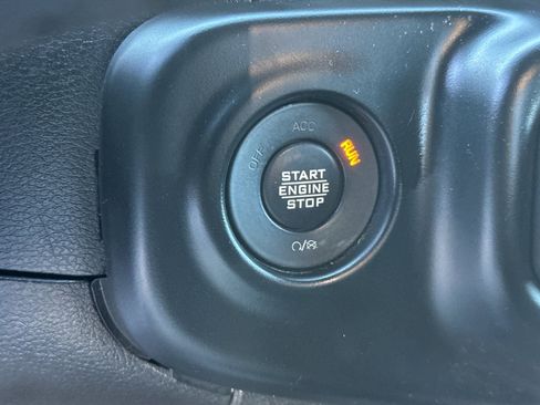 Certified 2023 Jeep Gladiator Sport image 21