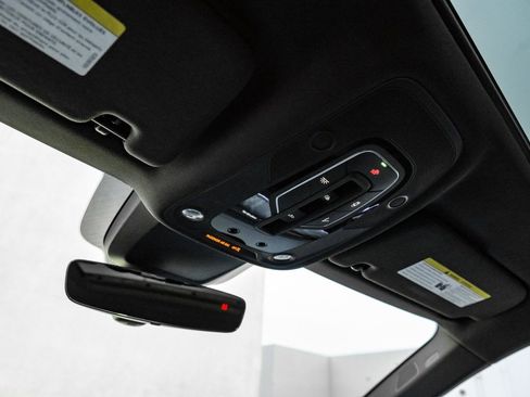 Used 2022 Audi e-tron Chronos w/ Chronos Package image 32