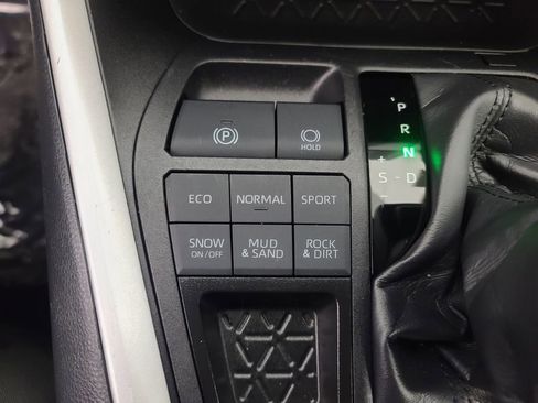 Used 2025 Toyota RAV4 XLE image 36