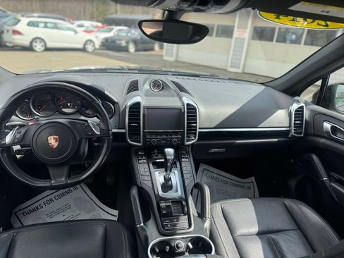 Used 2014 Porsche Cayenne Platinum Edition AWD/4WD image 28