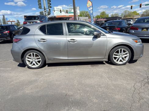 Used 2017 Lexus CT 200h w/ Accessory Package 2 FWD image 9