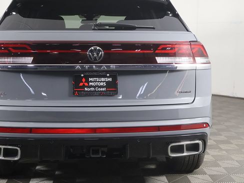 Used 2024 Volkswagen Atlas Cross Sport SEL Premium R-Line AWD/4WD image 20