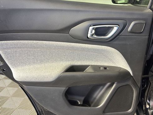 Used 2022 Jeep Compass Latitude w/ Sun and Sound Group image 23