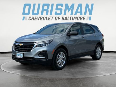 Used 2023 Chevrolet Equinox LS FWD image 2