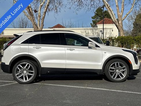 Used 2023 Cadillac XT4 Sport FWD image 3