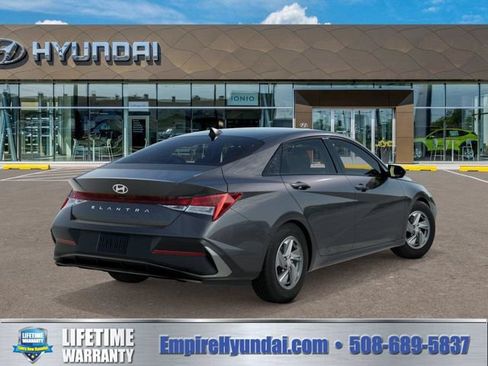 New 2026 Hyundai Elantra SE FWD image 4
