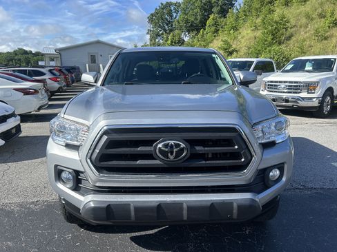 Used 2021 Toyota Tacoma SR5 RWD image 10