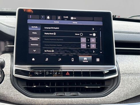 Used 2023 Jeep Compass Latitude image 19