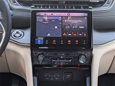 New 2025 Jeep Grand Cherokee Limited image 15