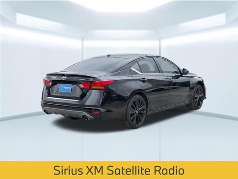 Used 2022 Nissan Altima 2.5 SR w/ Midnight Edition Package FWD image 6
