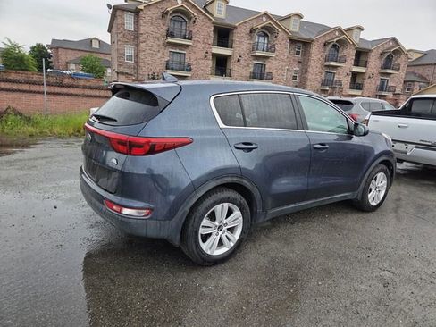 Used 2017 Kia Sportage LX image 4