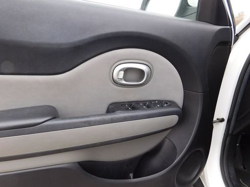 Used 2014 Kia Soul + image 9