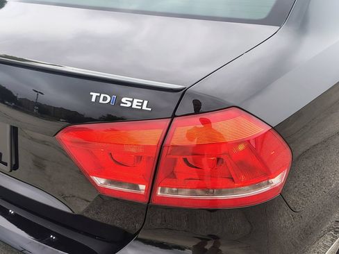 Used 2015 Volkswagen Passat TDI SEL Premium FWD image 14
