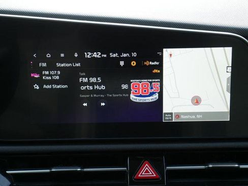 Used 2023 Kia Niro EX image 16