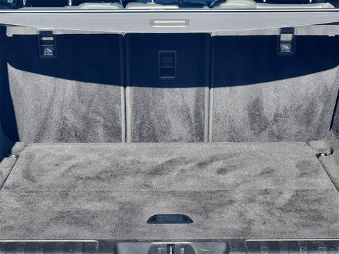 Used 2025 Land Rover Range Rover Sport SE image 24