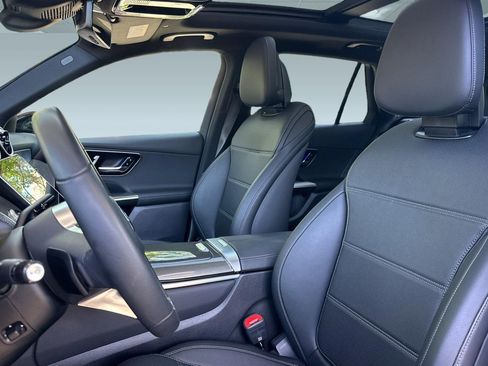 Used 2026 Mercedes-Benz GLC 300 4MATIC image 21