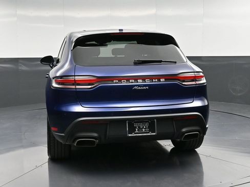 Certified 2025 Porsche Macan image 7