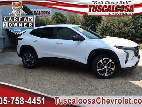 Used 2024 Chevrolet Trax RS w/ Driver Confidence Package FWD image 1