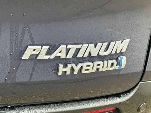 Used 2023 Toyota Sienna Platinum image 52