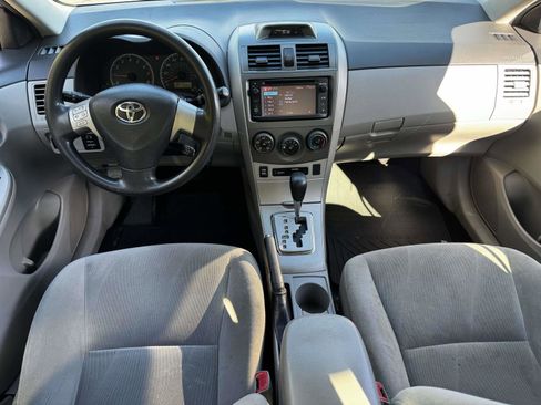 Used 2013 Toyota Corolla LE FWD image 11