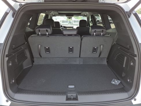 New 2026 GMC Acadia Elevation w/ Elevation Premium Package FWD image 22