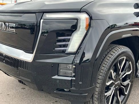 New 2025 GMC Sierra EV Denali image 9