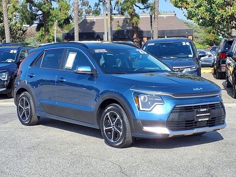 Certified 2024 Kia Niro EX FWD image 6